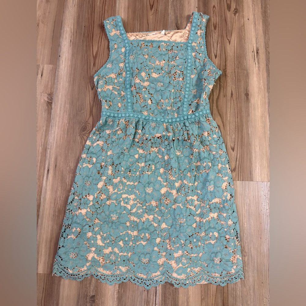 Chelsea & Violet Lace Dress sz Medium